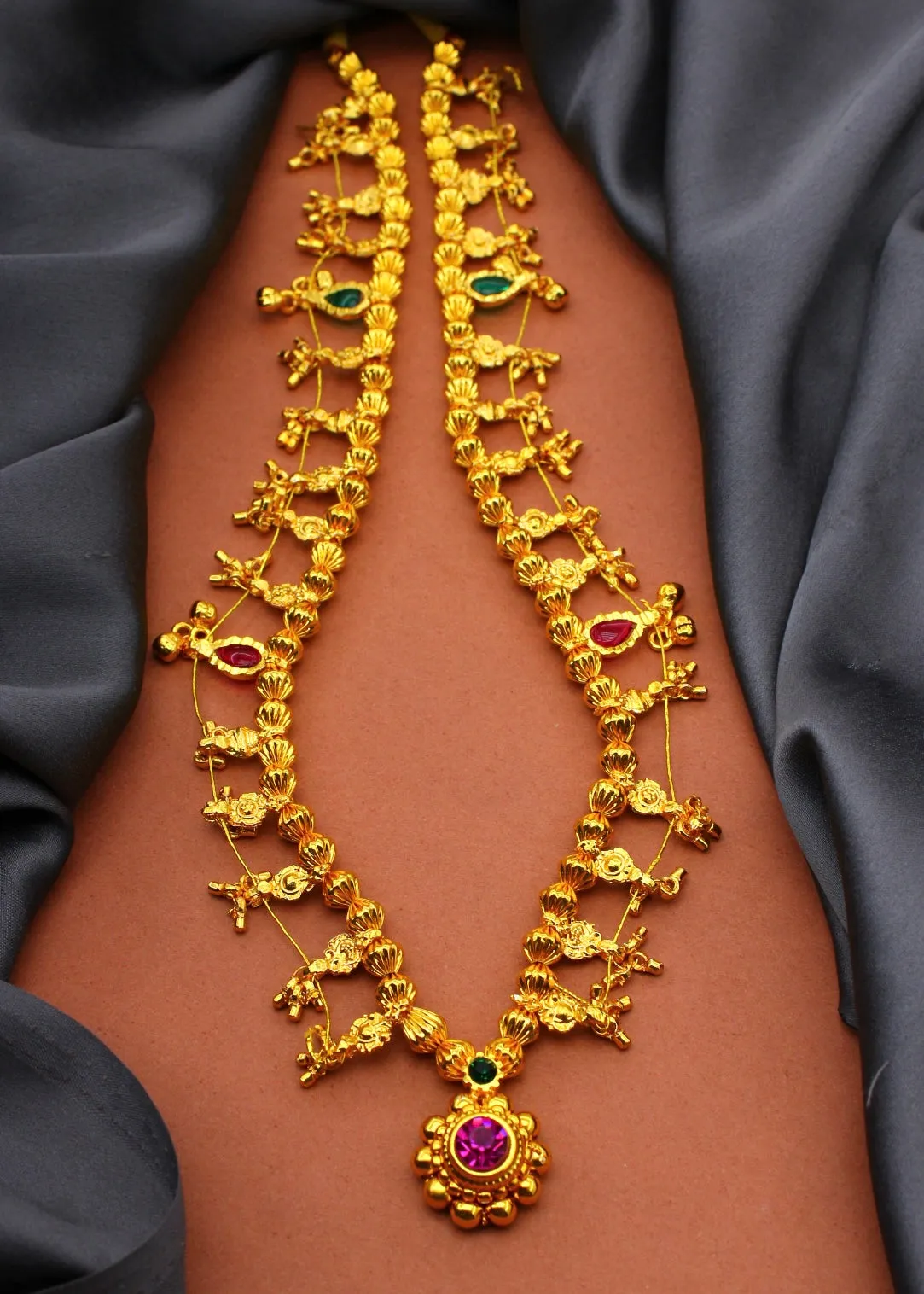 APPEALING KOLHAPURI NECKLACE