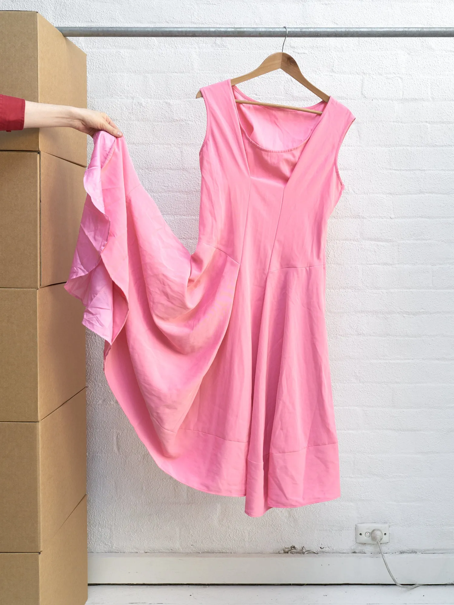 Comme des Garcons 1995 pink polyester flared ruffled sleeveless dress - size M