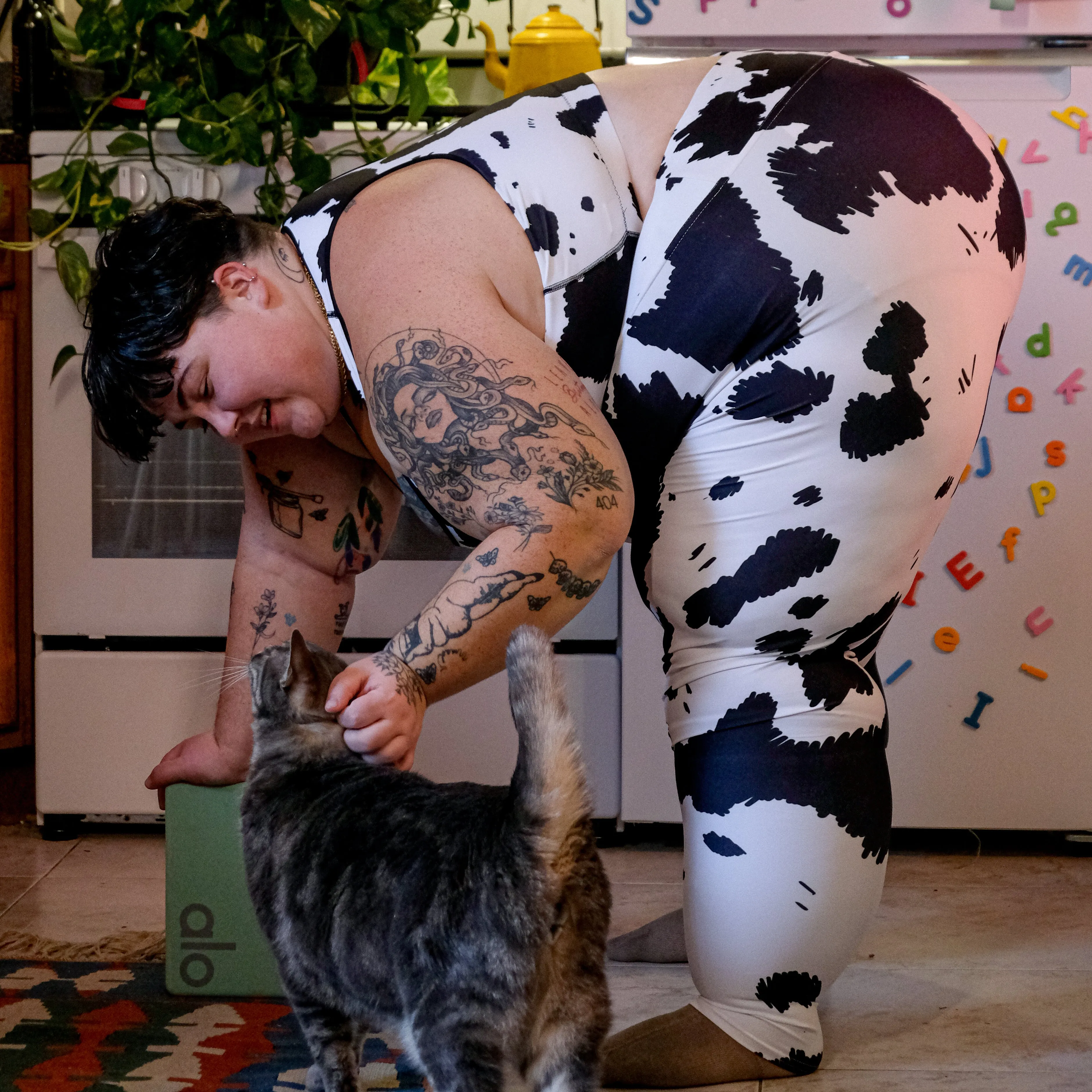 Cow Pose Print Leggings (2XL-6XL)