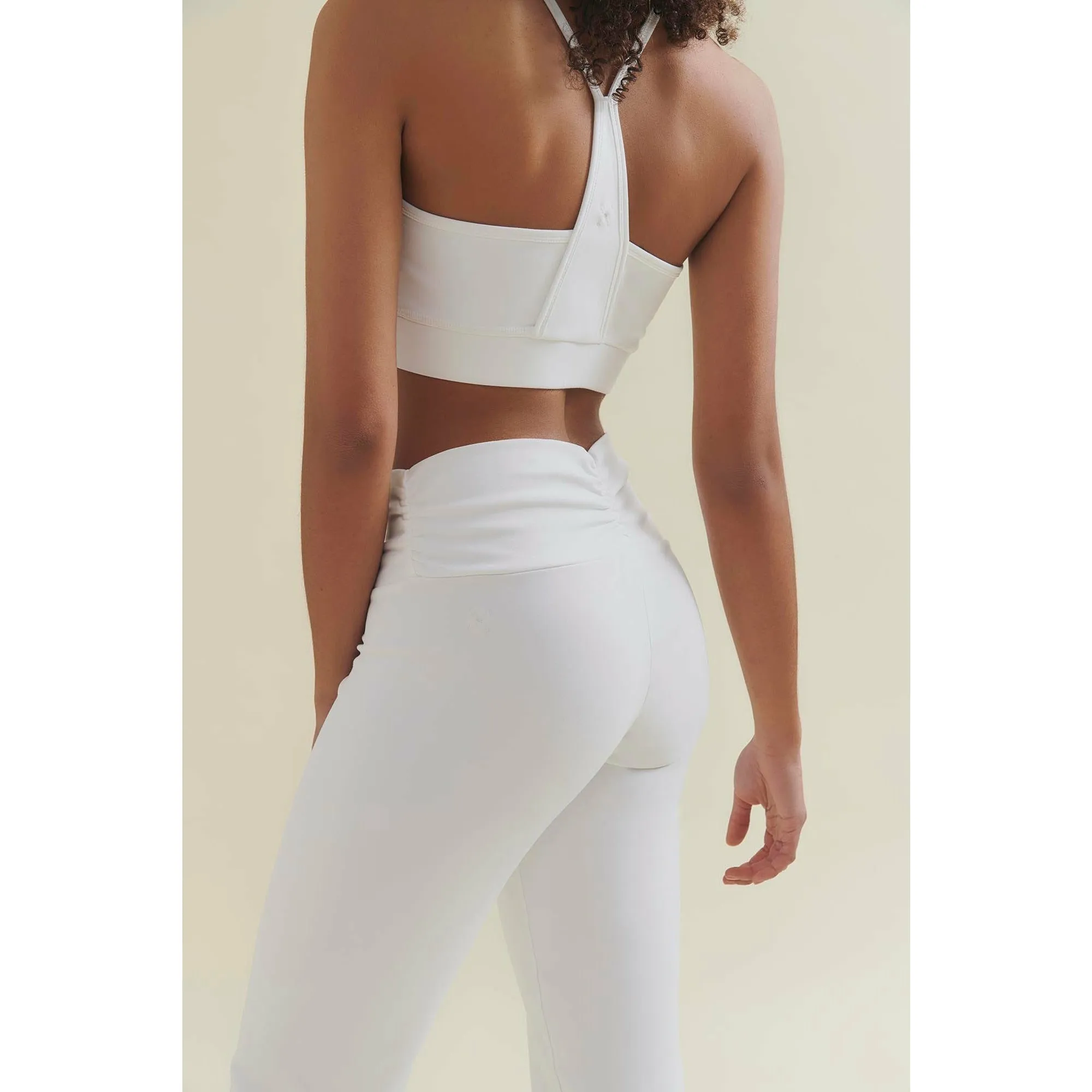 CROPPED YOGA TANK TOP IN WHITE