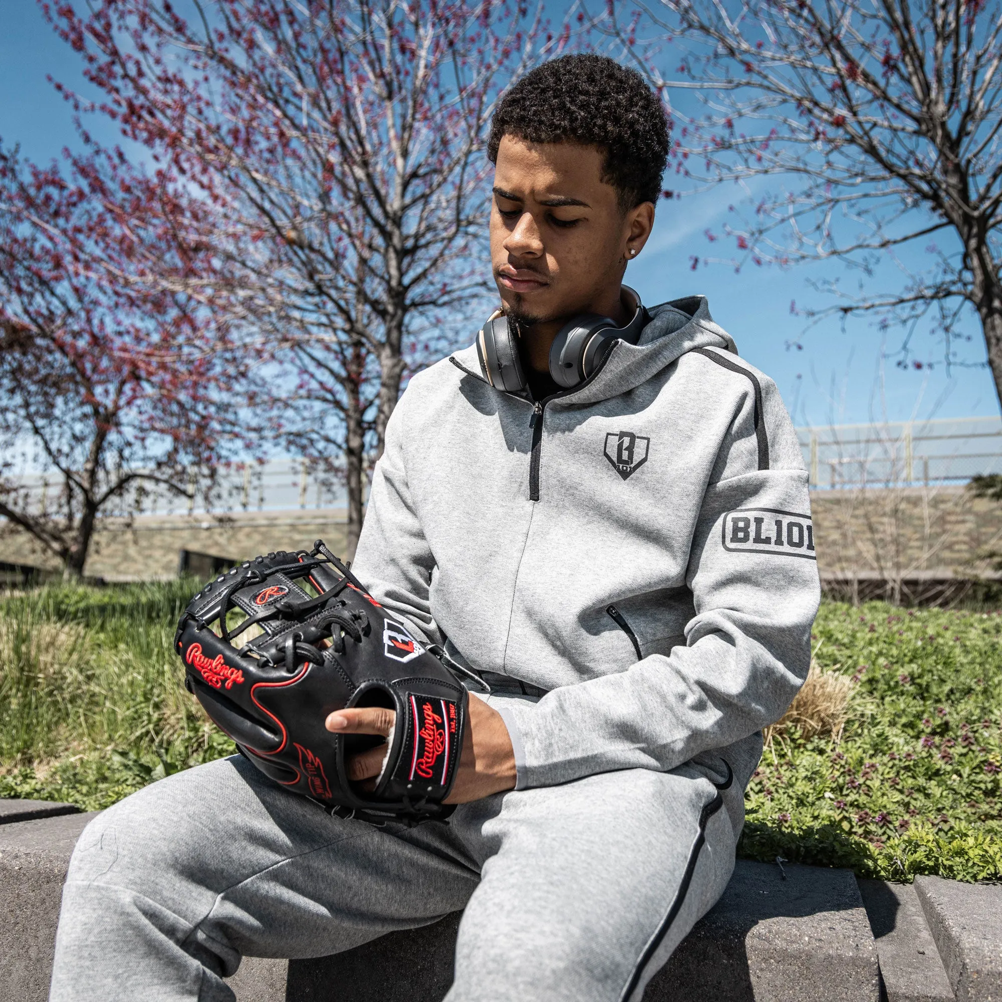 Game Day 1/4 Zip Hoodie - Gray/Black