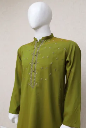 Men Embroidered Kurta Green